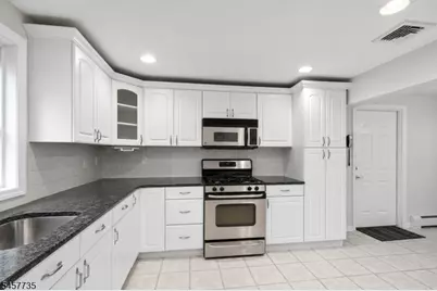 2 Tanglewood Dr, East Hanover Township, NJ 07936 - Photo 18