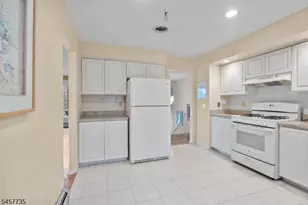 2 Tanglewood Dr, East Hanover Township, NJ 07936 - Photo 6