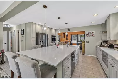 66 Redwood Ave, Wayne, NJ 07470 - Photo 2