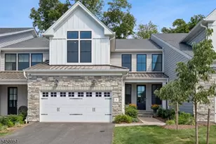 8 Hawfinch Dr, Berkeley Heights Township, NJ 07922 - Photo 2