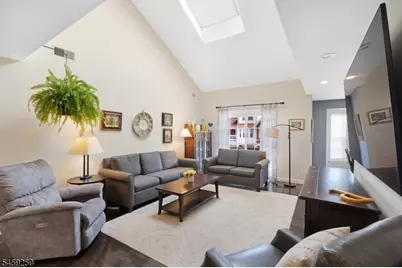 72 Whisper Way E, Roxbury Township, NJ 07852 - Photo 4
