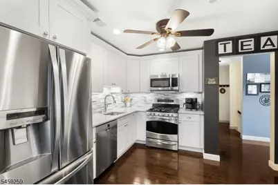 72 Whisper Way E, Roxbury Township, NJ 07852 - Photo 2