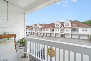 72 Whisper Way E, Roxbury Township, NJ 07852 - Photo 22