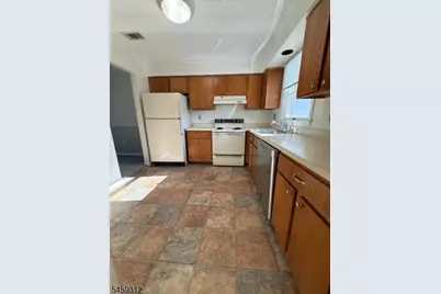 242 Nuthatch Ct, Readington, NJ 08887 - Photo 4