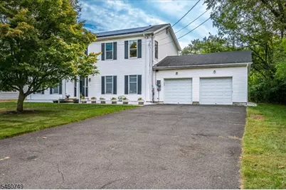 154 Dutton St, Franklin Township, NJ 08873 - Photo 2