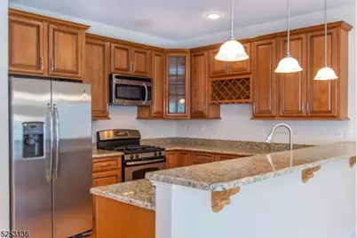 17 Halina Ln, Butler, NJ 07405 - Photo 6