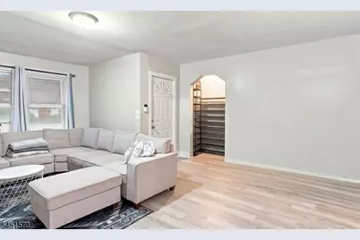 27 Philip Pl, Irvington, NJ 07111 - Photo 8