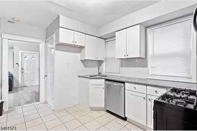 27 Philip Pl, Irvington, NJ 07111 - Photo 10
