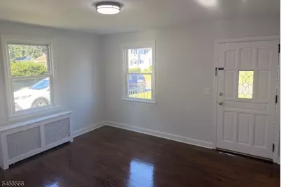 9 Hunter St, Roxbury Township, NJ 07876 - Photo 2