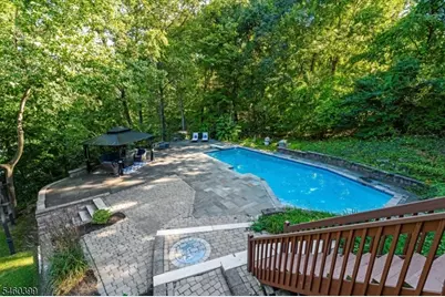 2 Round Hill Ter, Kinnelon, NJ 07405 - Photo 4