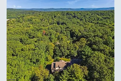 2 Round Hill Ter, Kinnelon, NJ 07405 - Photo 6