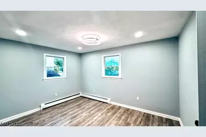 35 Fiat Ave, Woodbridge Township, NJ 08830 - Photo 10