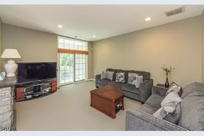 121 Turlington Ct, Livingston, NJ 07039 - Photo 8