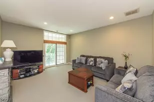 121 Turlington Ct, Livingston, NJ 07039 - Photo 8