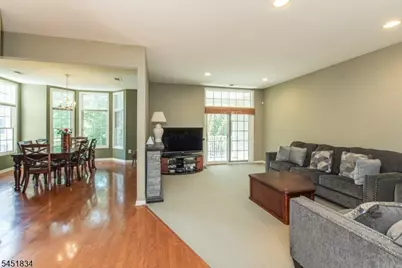 121 Turlington Ct, Livingston, NJ 07039 - Photo 10