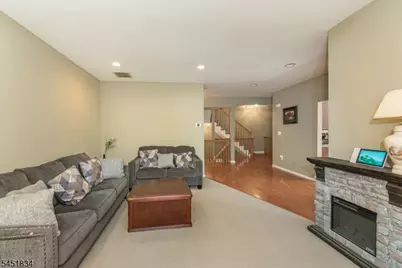 121 Turlington Ct, Livingston, NJ 07039 - Photo 6