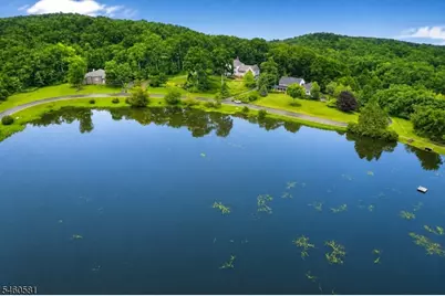 4 Upper Lake Rd, Jefferson Township, NJ 07438 - Photo 2