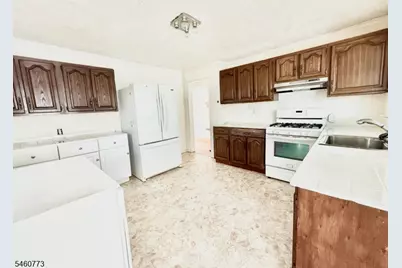 674 Cedar St, Woodbridge Township, NJ 07067 - Photo 10
