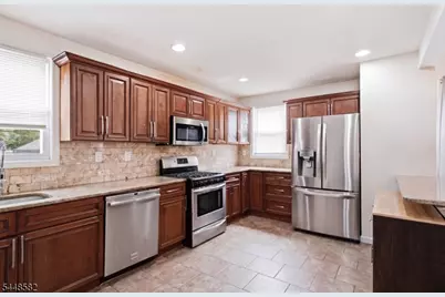 10 Lentz Pl, Irvington, NJ 07111 - Photo 4