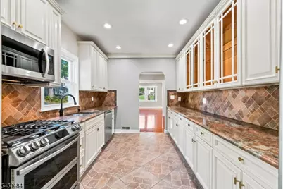 1176 Julia St, Teaneck Township, NJ 07666 - Photo 10