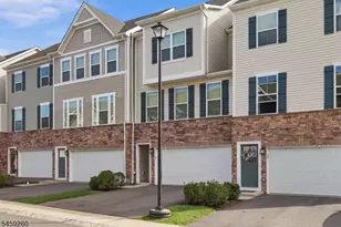 14 Clausen Ct, Mount Olive, NJ 07828 - Photo 1
