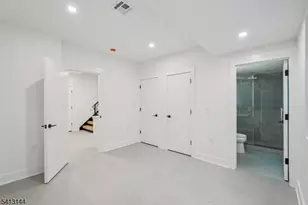 39 Billingsley Dr, Livingston, NJ 07039 - Photo 24