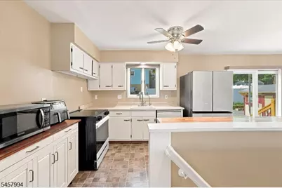 2 Crescent Rd, Hopatcong, NJ 07843 - Photo 14