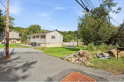 2 Crescent Rd, Hopatcong, NJ 07843 - Photo 38