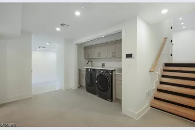 63 Billingsley Dr, Livingston, NJ 07039 - Photo 24