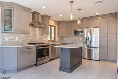 156 Overlook Ave, East Hanover Township, NJ 07936 - Photo 6