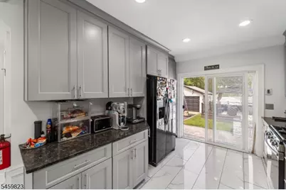 149 E Clay Ave, Roselle Park, NJ 07204 - Photo 8