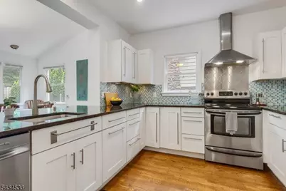 21 Oakview Ave, Maplewood Twp., NJ 07040 - Photo 6
