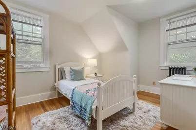 21 Oakview Ave, Maplewood Twp., NJ 07040 - Photo 16