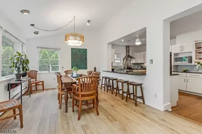 21 Oakview Ave, Maplewood Twp., NJ 07040 - Photo 2