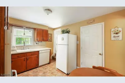 11 Munsee Dr, Cranford Township, NJ 07016 - Photo 14
