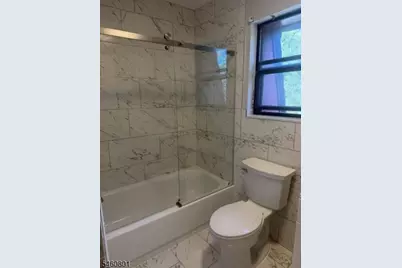 910 N Oaks Blvd, North Brunswick Township, NJ 08902 - Photo 10