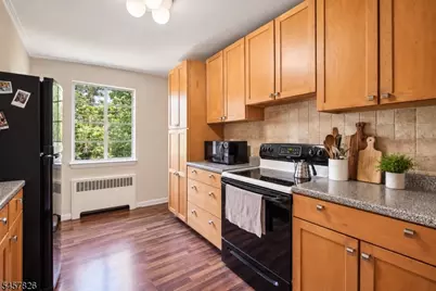 93D Troy Dr #D, Springfield, NJ 07081 - Photo 8