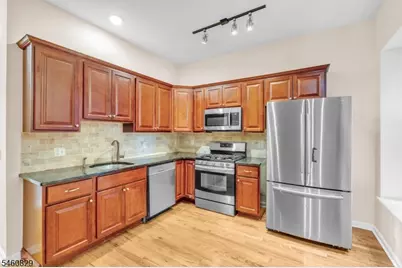 267 Martin Luther King Blvd #2, Newark, NJ 07102 - Photo 2