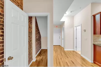 267 Martin Luther King Blvd #2, Newark, NJ 07102 - Photo 8