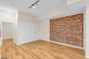 267 Martin Luther King Blvd, Newark, NJ 07102 - Photo 8