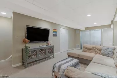 416 Willow Ct, Raritan Township, NJ 08822 - Photo 12