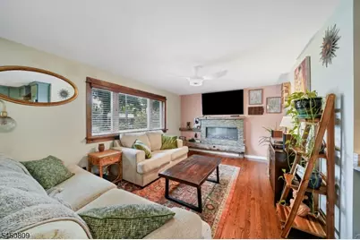 113 Carol Dr, Hackettstown, NJ 07840 - Photo 4