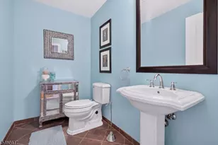7 Christina Ct, Fairfield, NJ 07004 - Photo 32