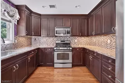 7 Christina Ct, Fairfield, NJ 07004 - Photo 12