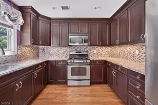 7 Christina Ct, Fairfield, NJ 07004 - Photo 12