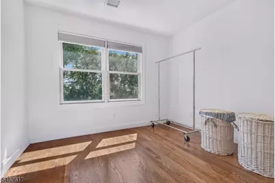 7 Christina Ct, Fairfield, NJ 07004 - Photo 14