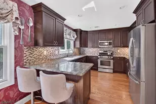 7 Christina Ct, Fairfield, NJ 07004 - Photo 10