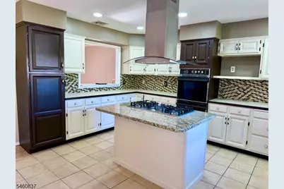 827 Savitt Pl, Union Township, NJ 07083 - Photo 6