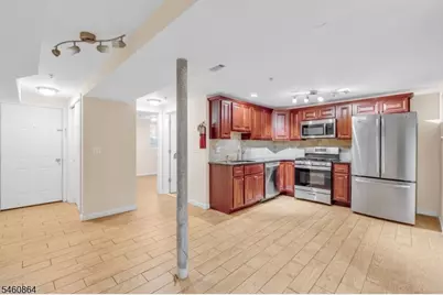 273 Martin Luther King Blvd, Newark, NJ 07102 - Photo 4