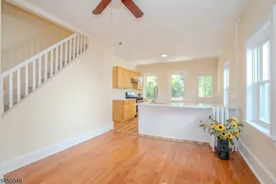 55 Thompson St, Raritan, NJ 08869 - Photo 6